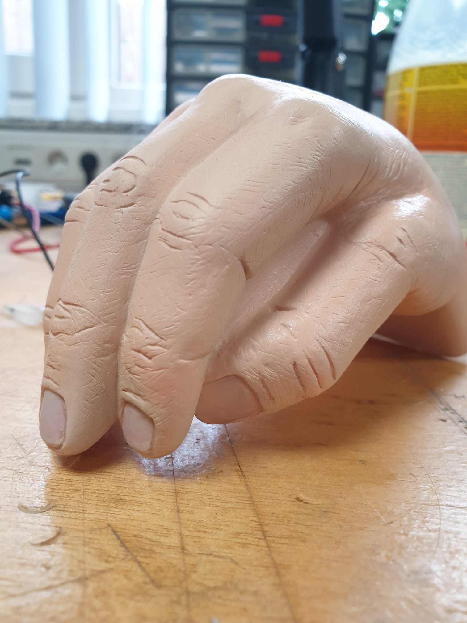 Thing na restauratie op The Addams Family pinball